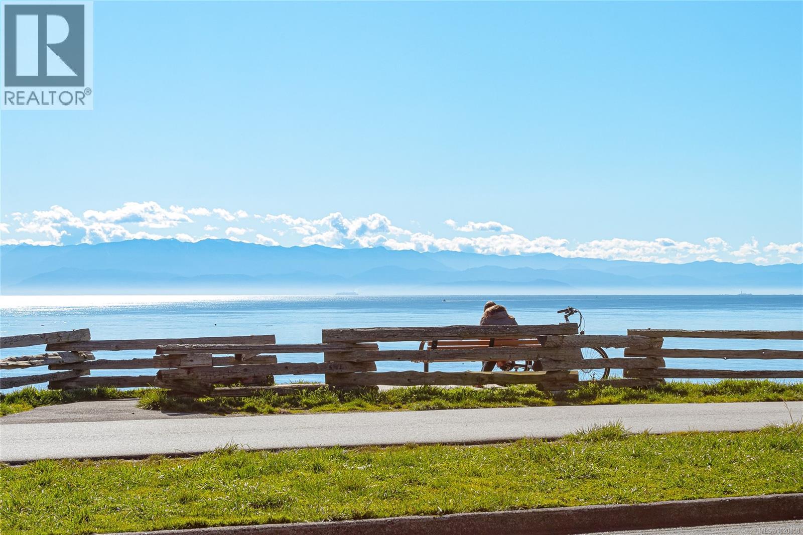 101 1540 Dallas Road, Victoria