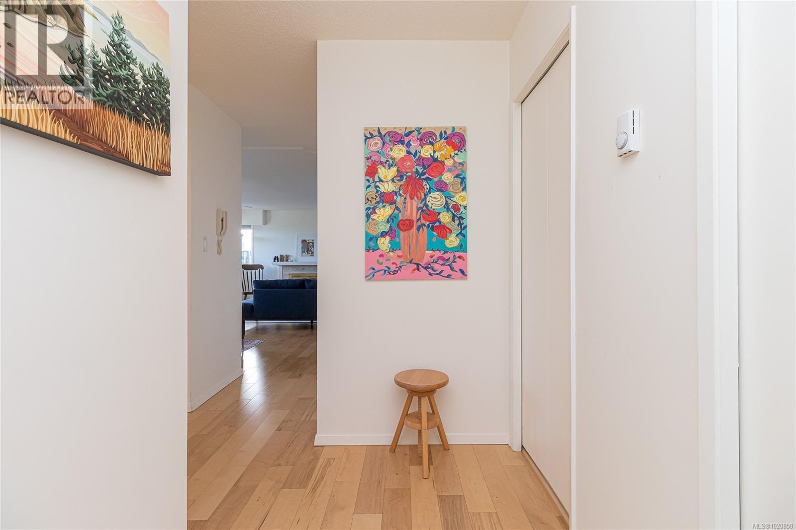 101 1540 Dallas Road, Victoria