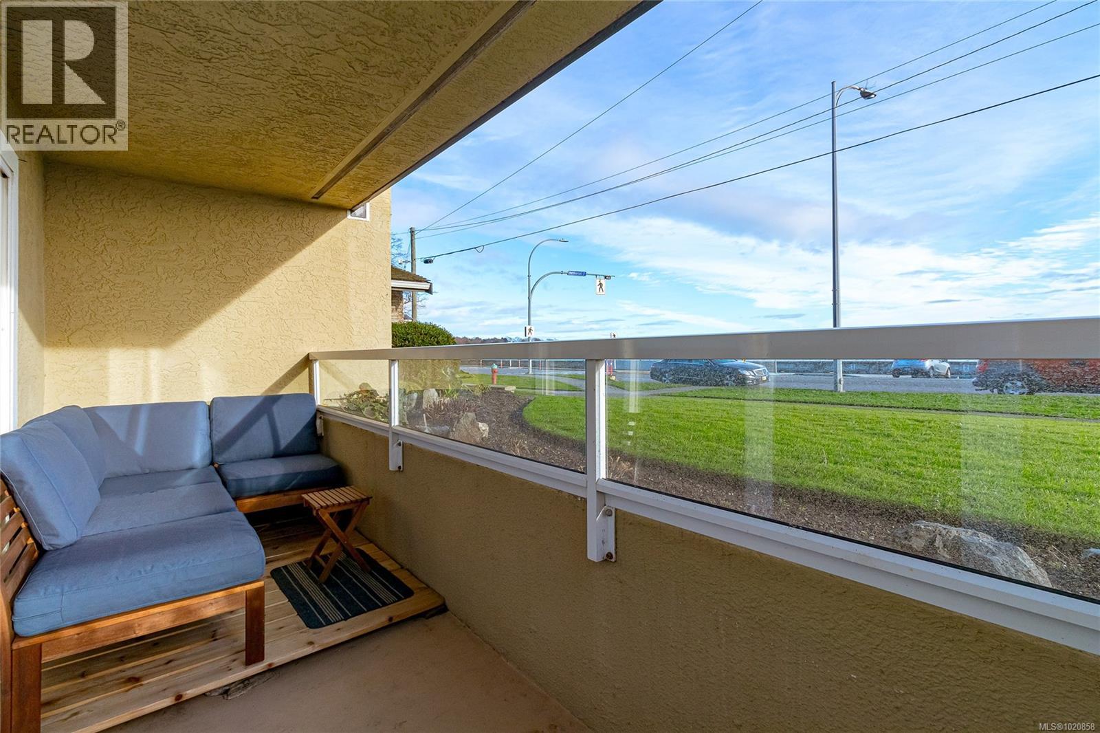 101 1540 Dallas Road, Victoria