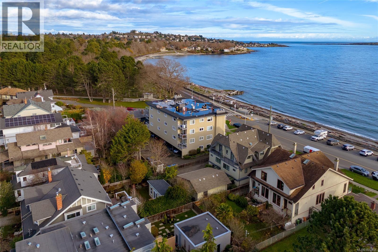 101 1540 Dallas Road, Victoria