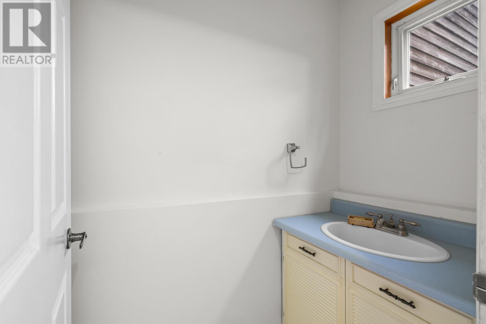 33 Irwin Drive — photo 23
