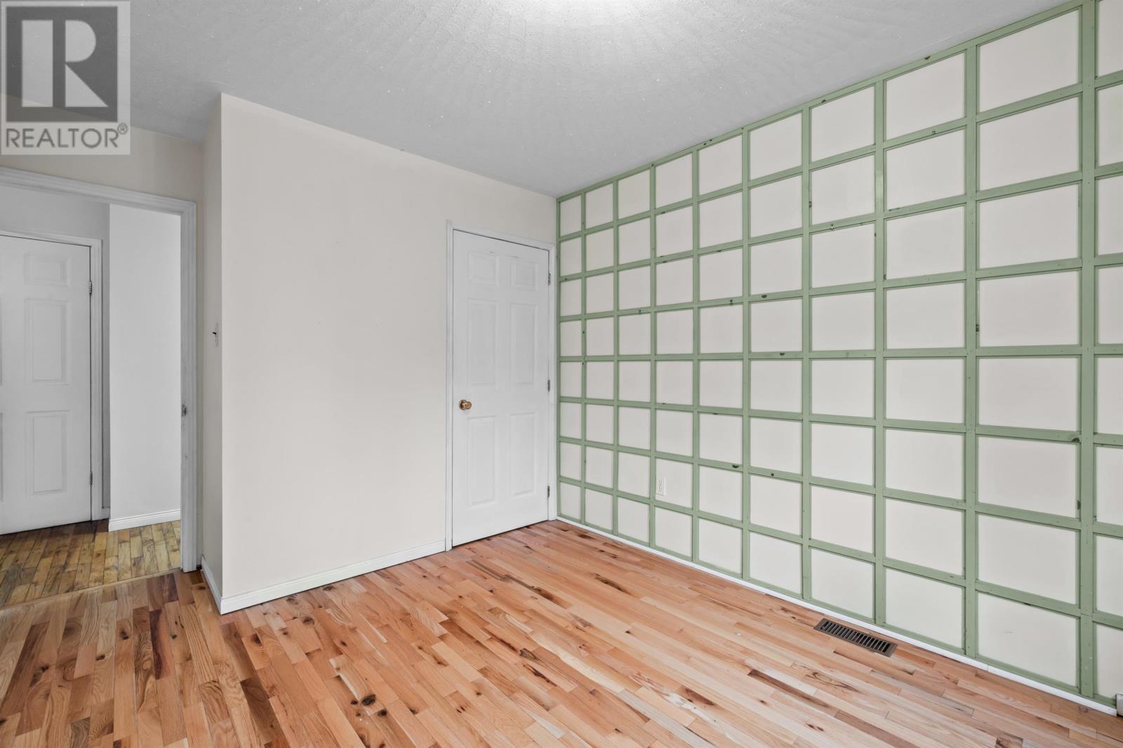 33 Irwin Drive — photo 25