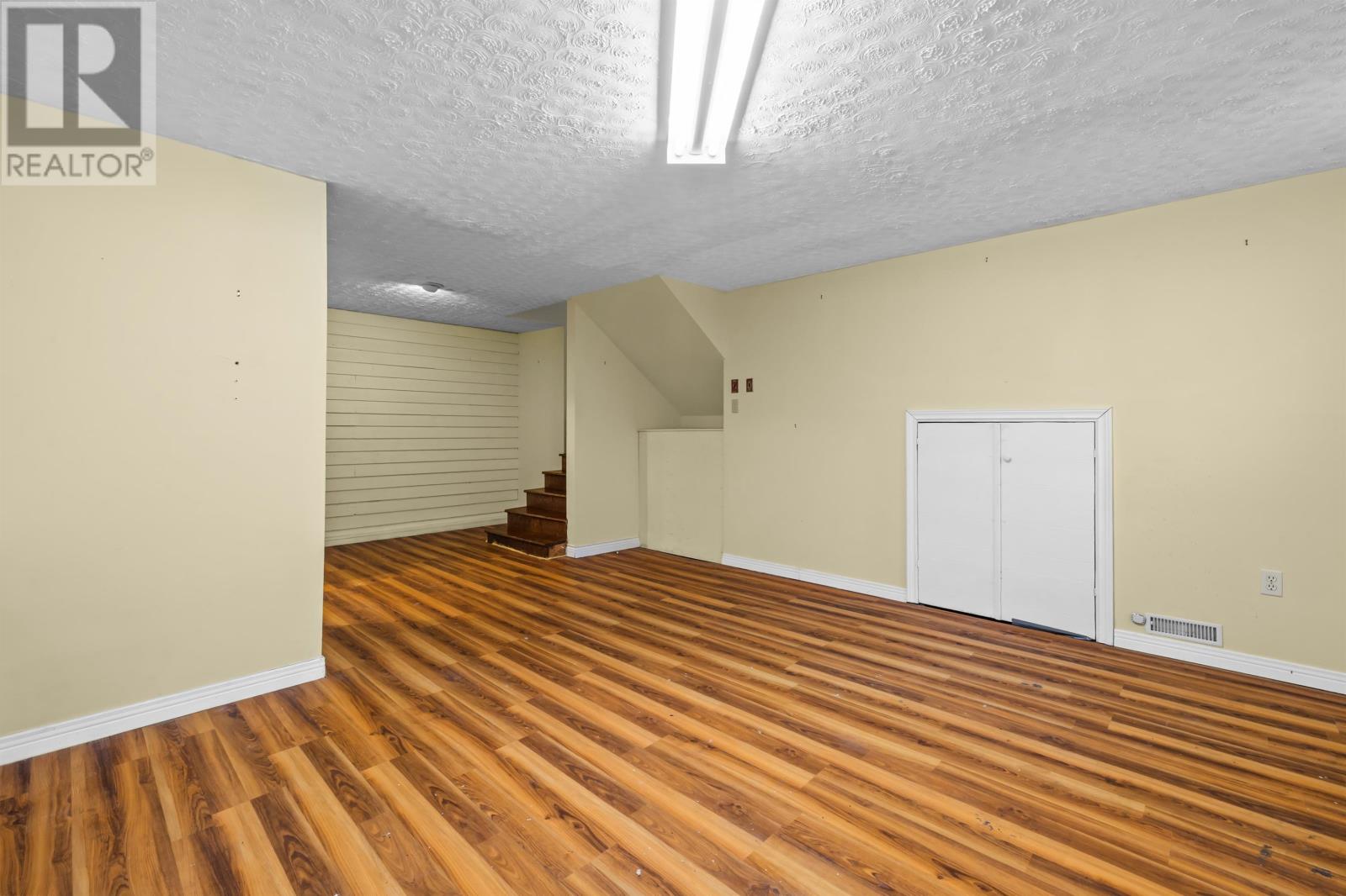 33 Irwin Drive — photo 27