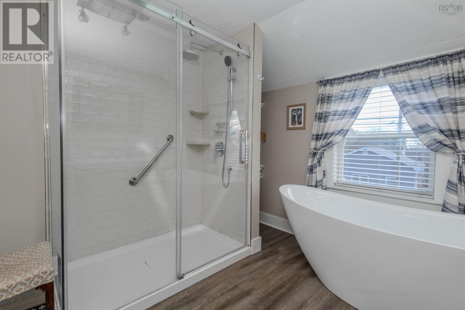 Property 32 of 46 of 340 King Edward Street