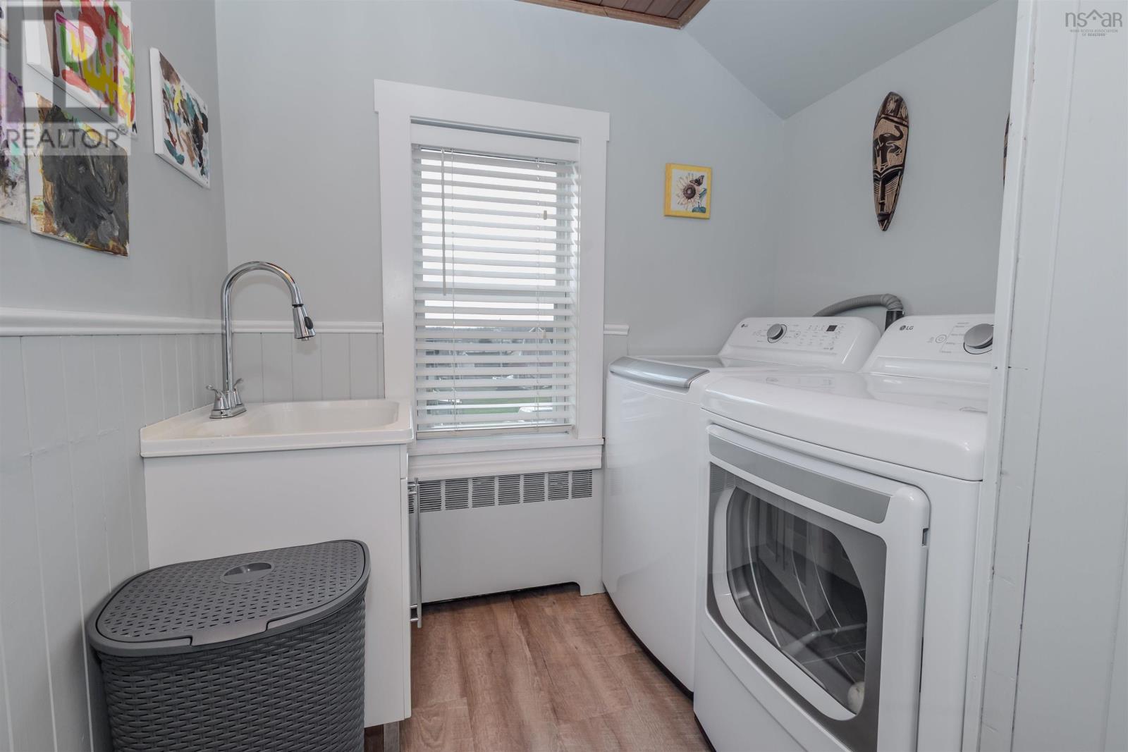 Property 23 of 46 of 340 King Edward Street