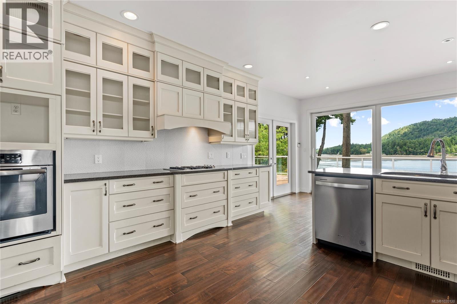 12475 Rocky Creek Rd, Ladysmith