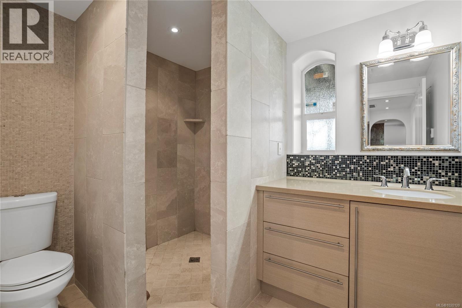 12475 Rocky Creek Rd, Ladysmith