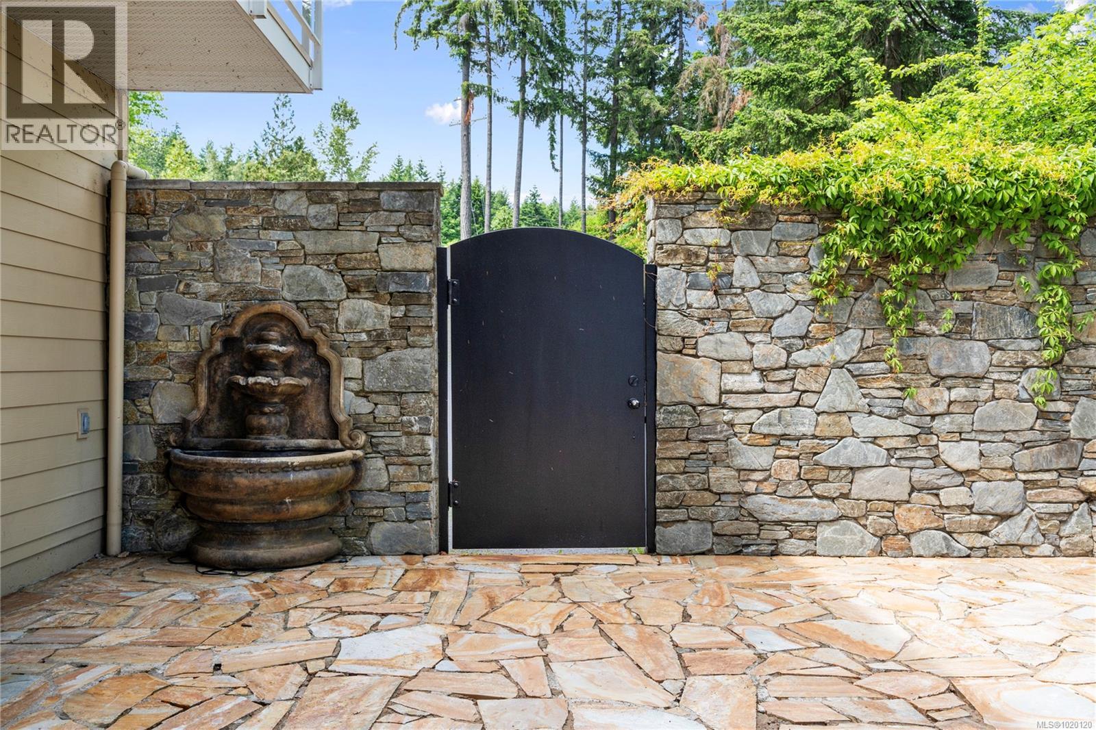 12475 Rocky Creek Rd, Ladysmith