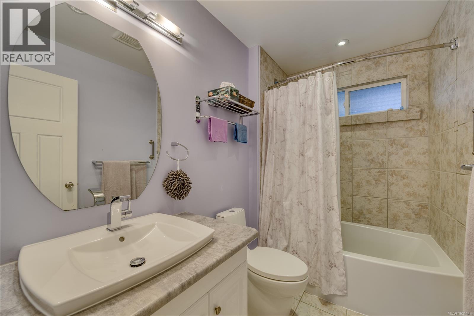 7730 Daphne St, Port Hardy