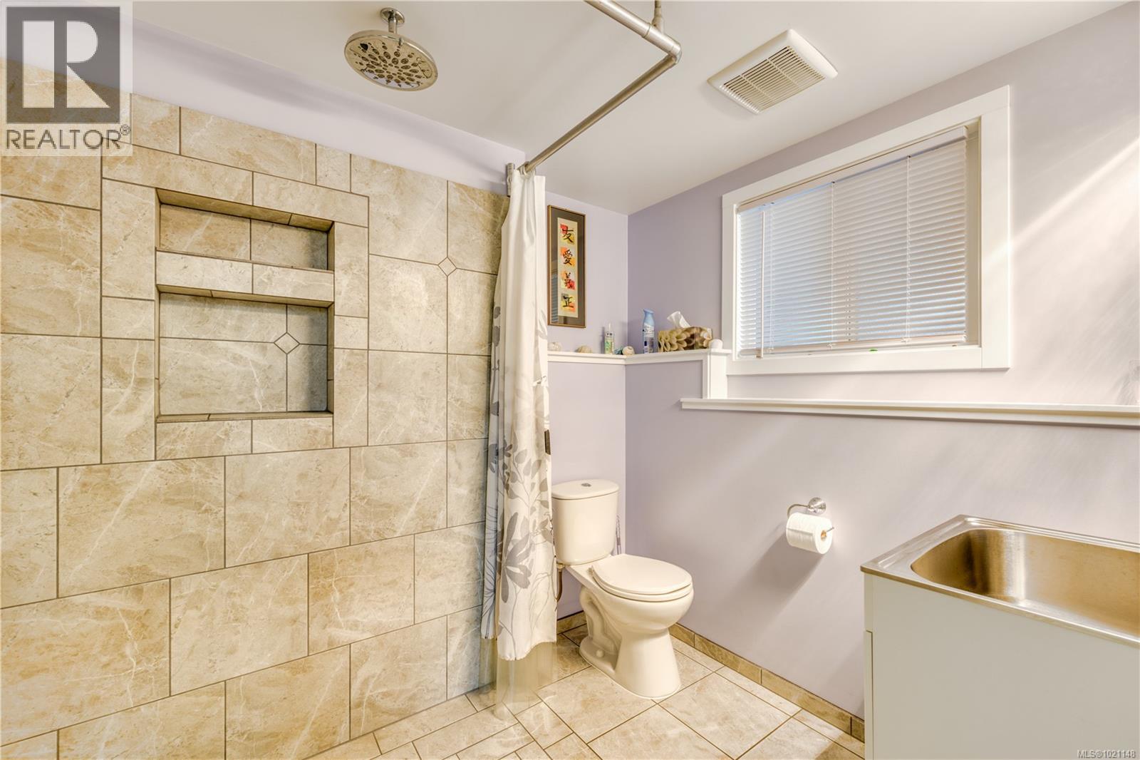 7730 Daphne St, Port Hardy