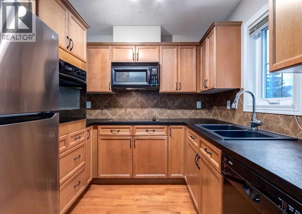 Single Family House 4 Level for Sale in  Royal Oak Lane NW Royal Oak Calgary 