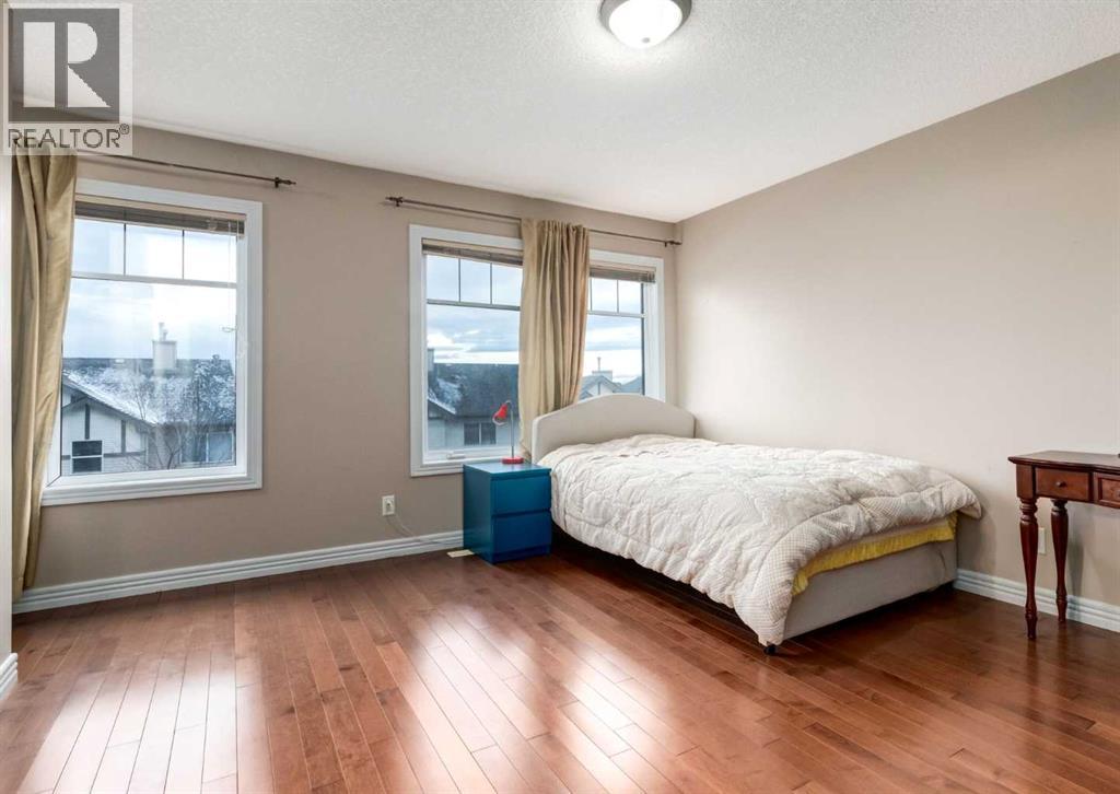 Single Family House 4 Level for Sale in  Royal Oak Lane NW Royal Oak Calgary 