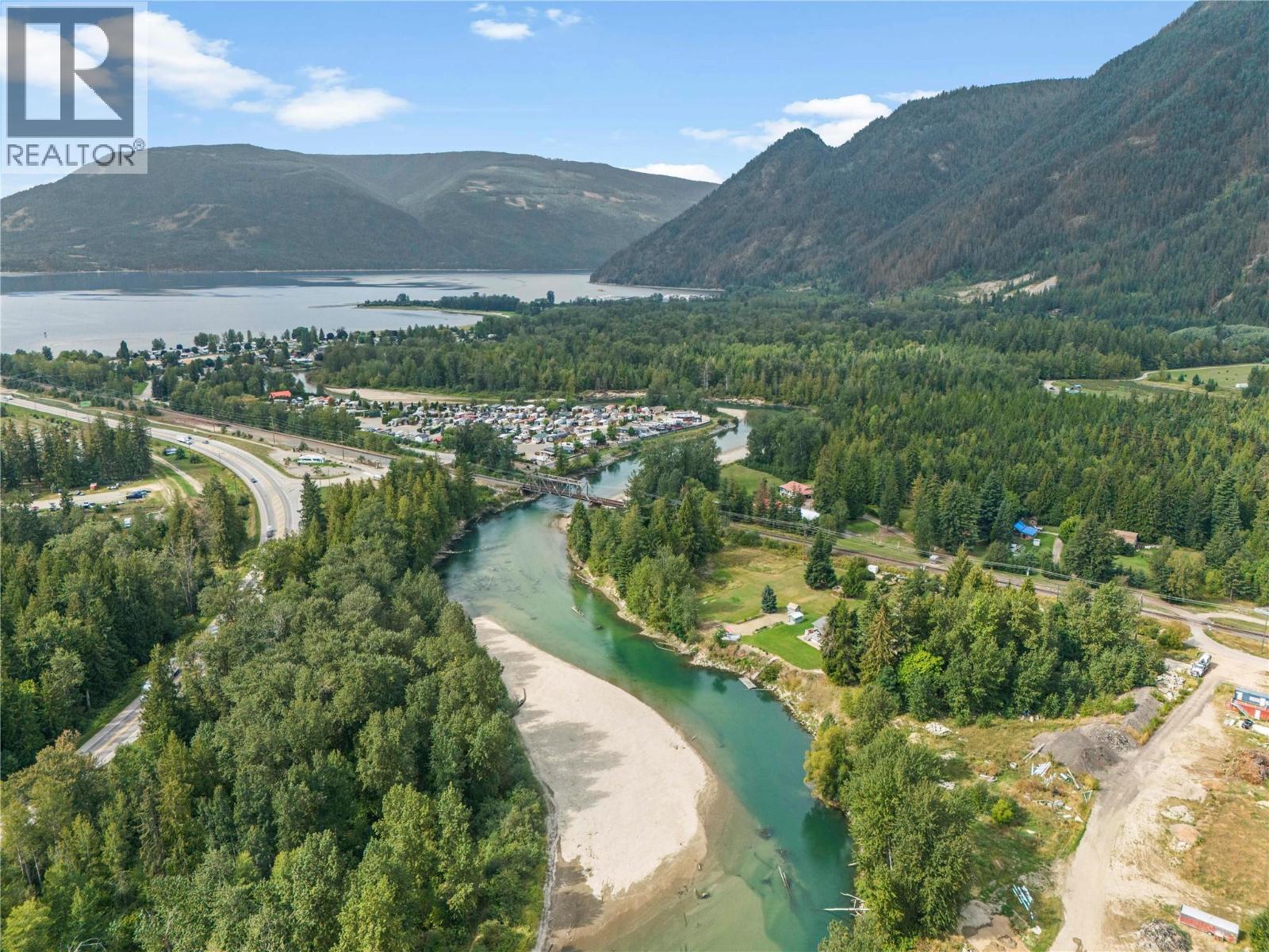  421 Hillier Road, Sicamous