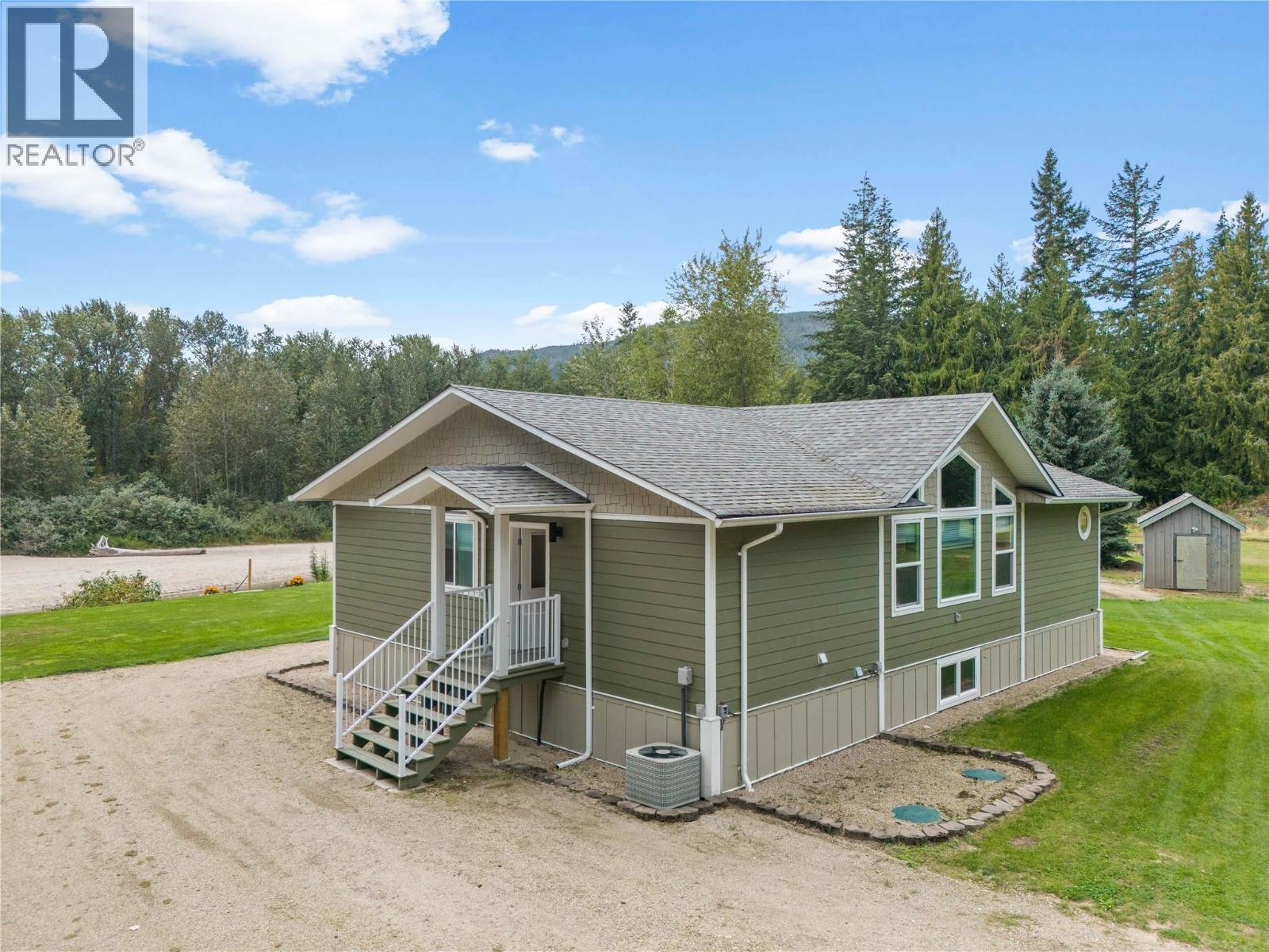  421 Hillier Road, Sicamous