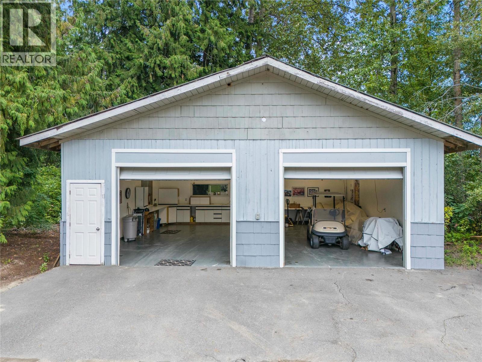  421 Hillier Road, Sicamous