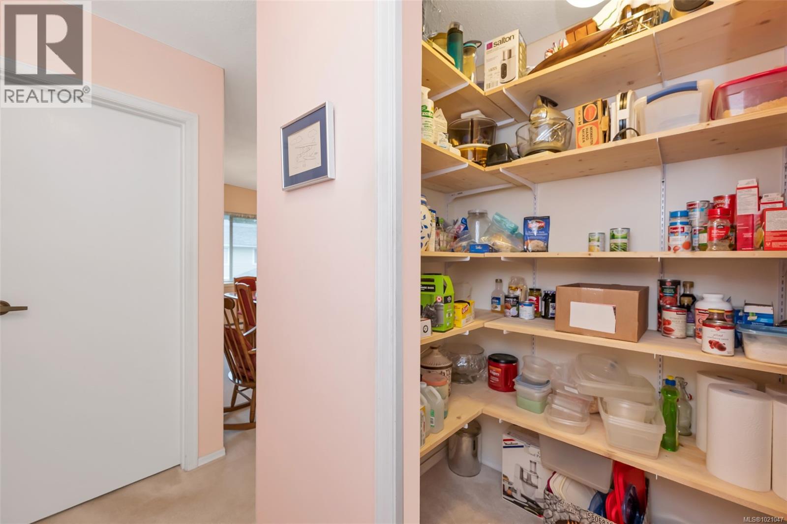 4 2020 White Birch Road, Sidney