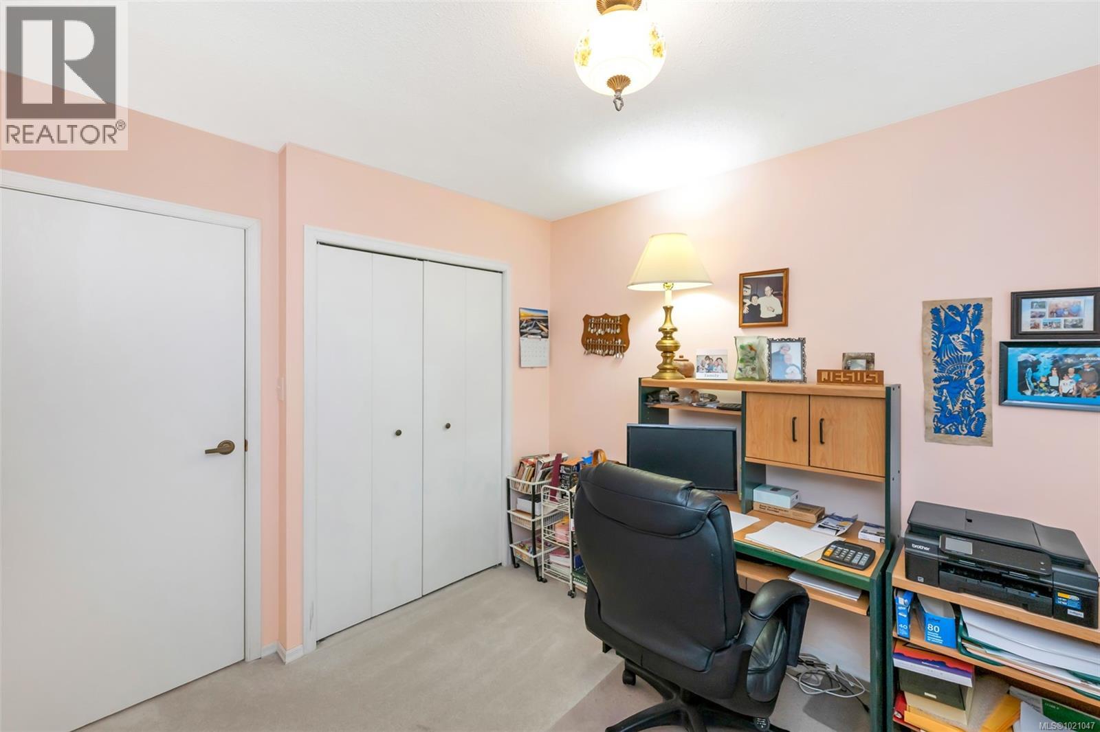 4 2020 White Birch Road, Sidney