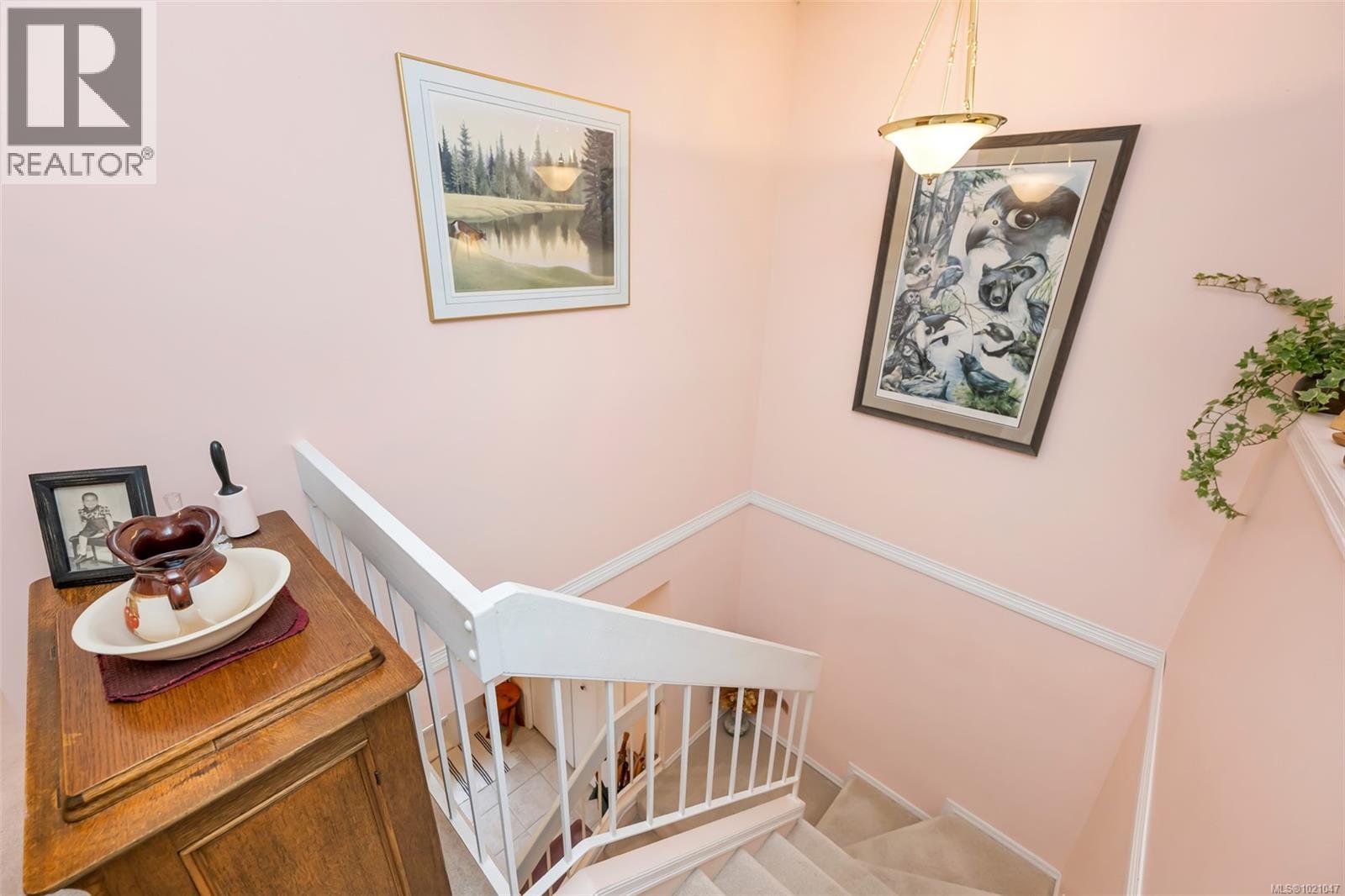 4 2020 White Birch Road, Sidney