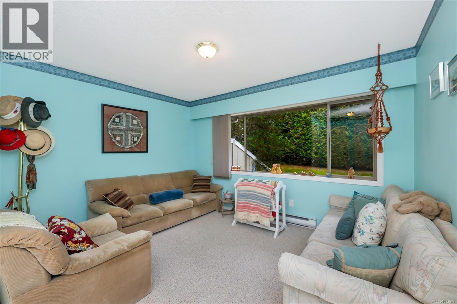 4 2020 White Birch Road, Sidney