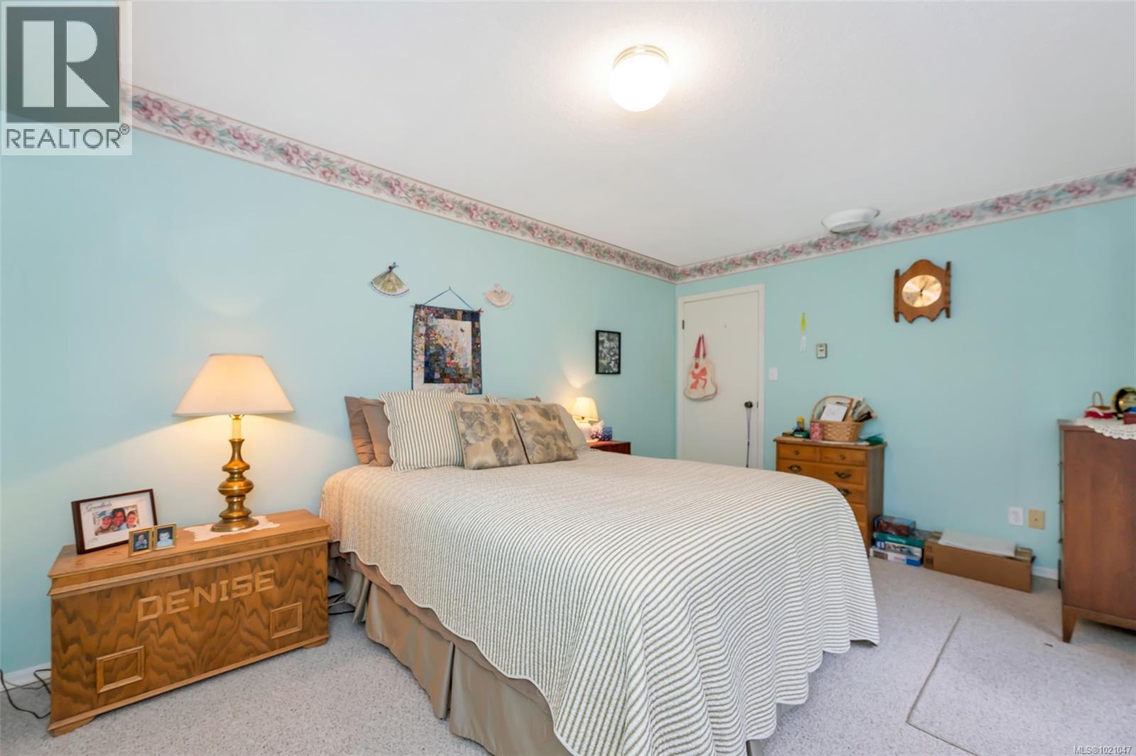 4 2020 White Birch Road, Sidney