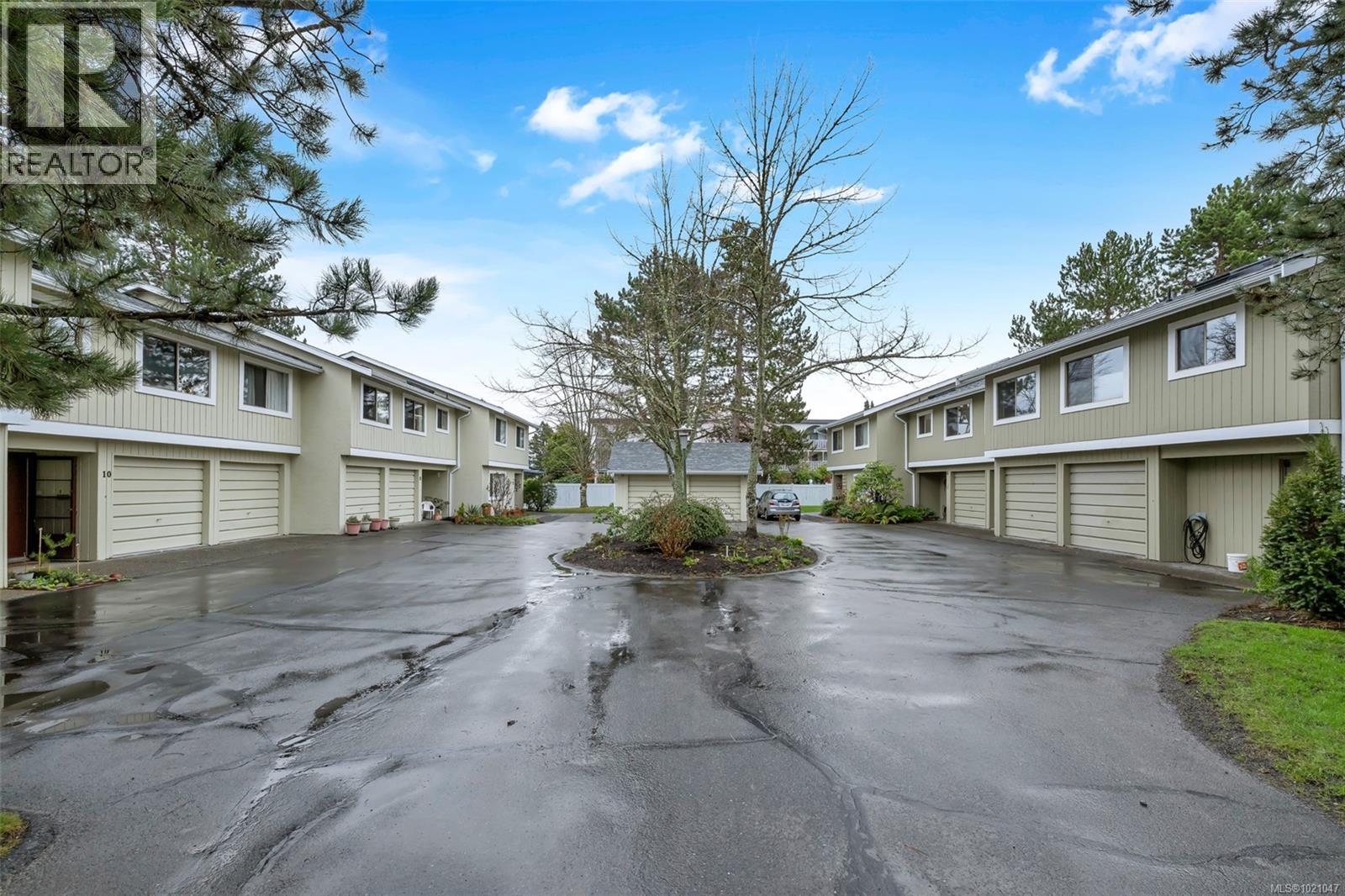 4 2020 White Birch Road, Sidney