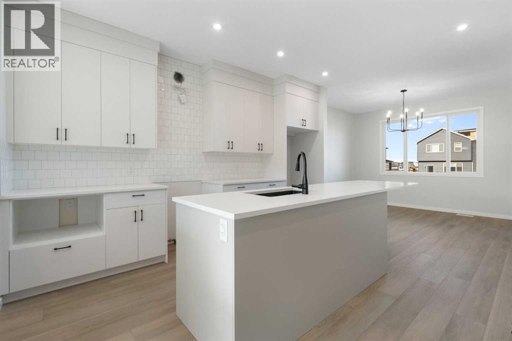 13 Creekview Manor SW, Calgary, Alberta