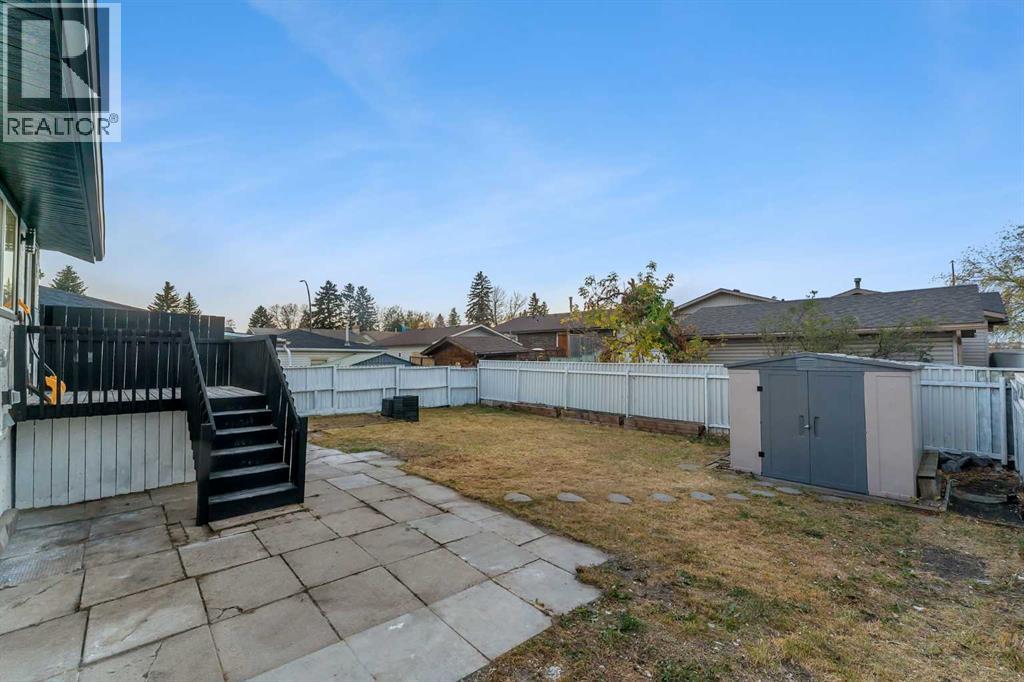 Single Family House Bi-level for Sale in  Lysander Place SE Ogden Calgary 