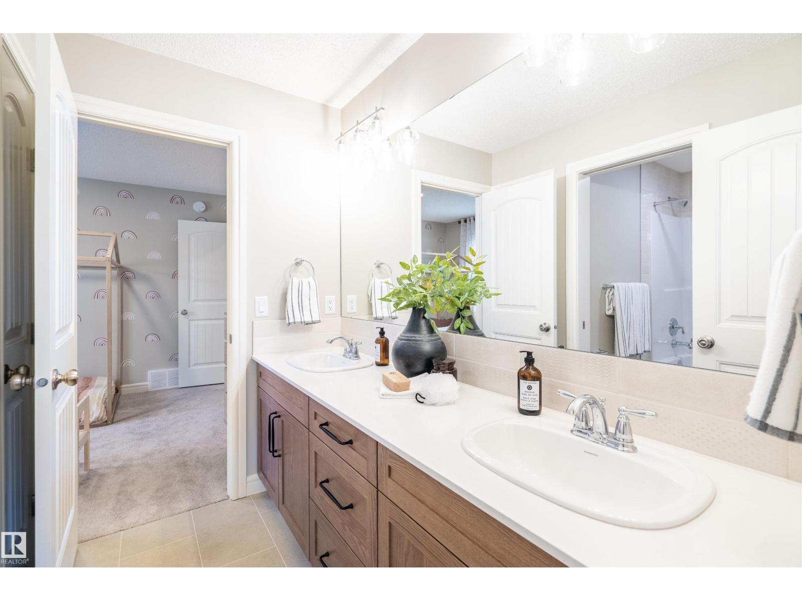 1611 14 ST NW, Edmonton