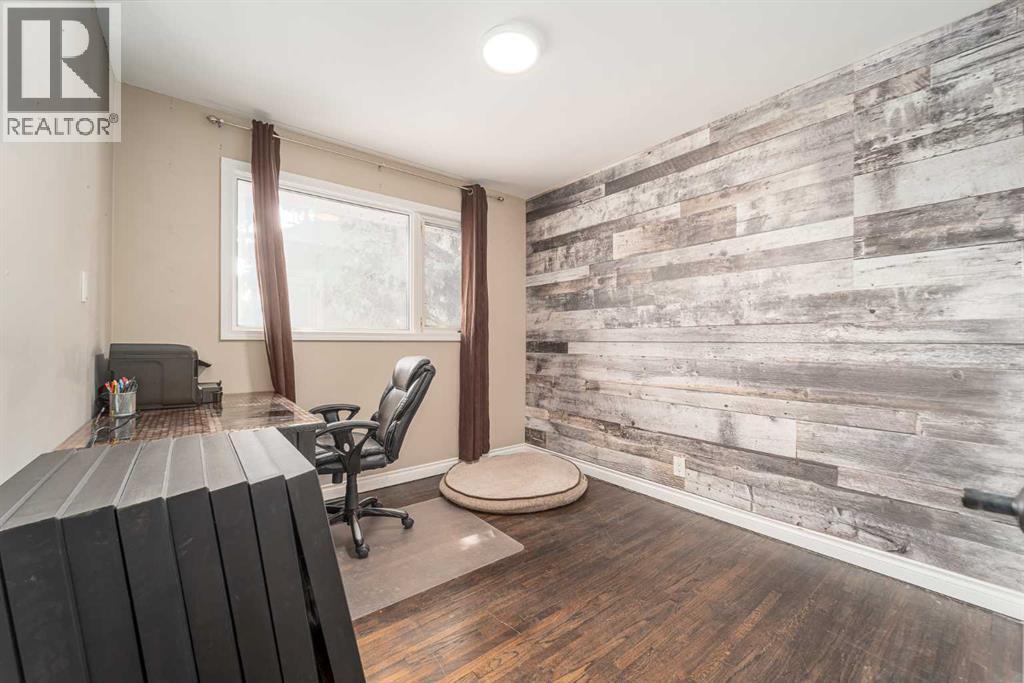 Single Family House Bungalow for Sale in  b Avenue S Victoria Park Lethbridge 