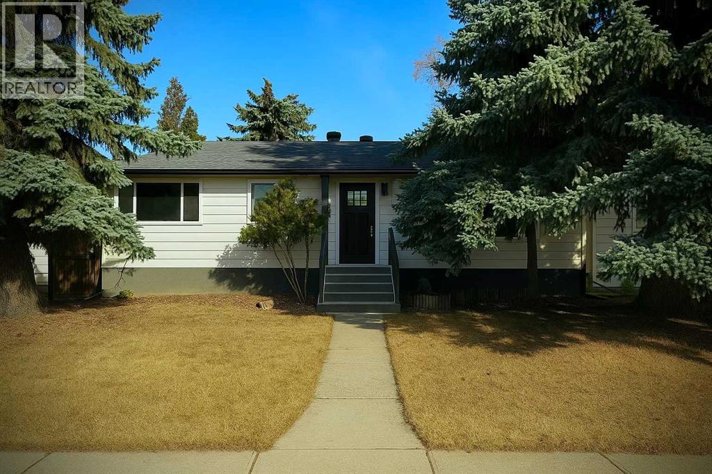 Single Family House Bungalow for Sale in  b Avenue S Victoria Park Lethbridge 