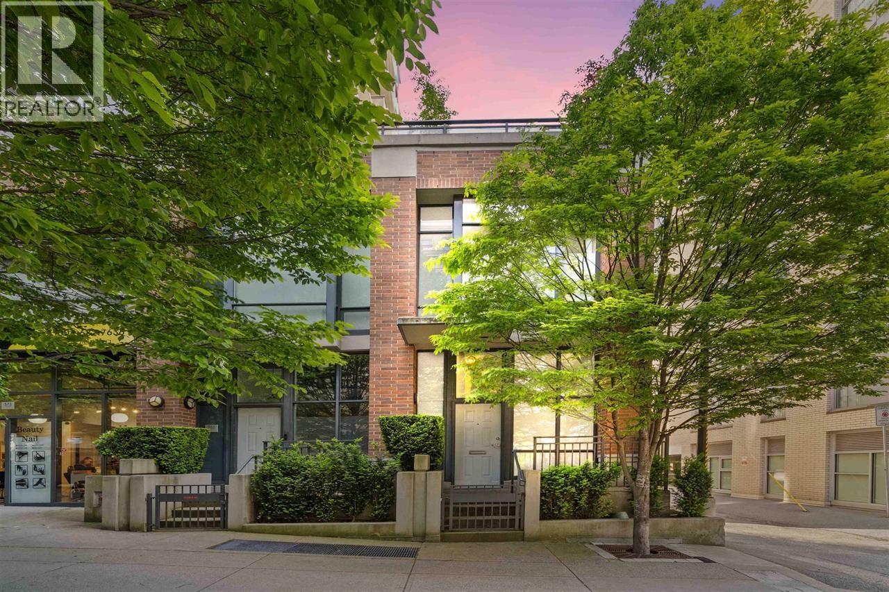 555 HELMCKEN STREET, Vancouver