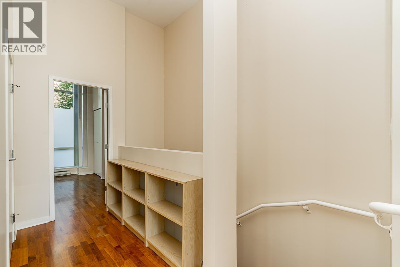 555 HELMCKEN STREET, Vancouver