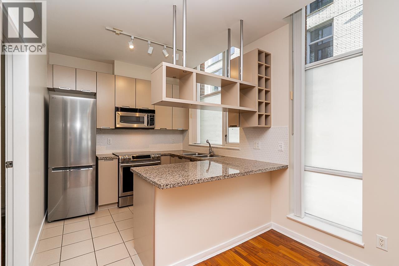 555 HELMCKEN STREET, Vancouver