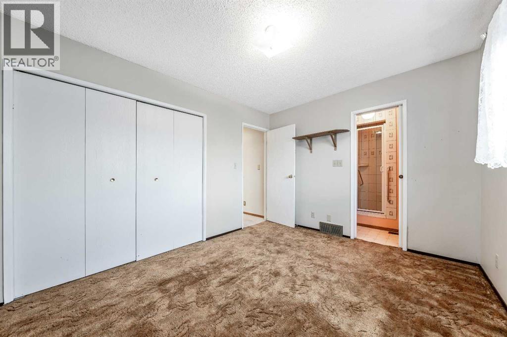 Single Family House Bi-level for Sale in  Templeson Road NE Temple Calgary 