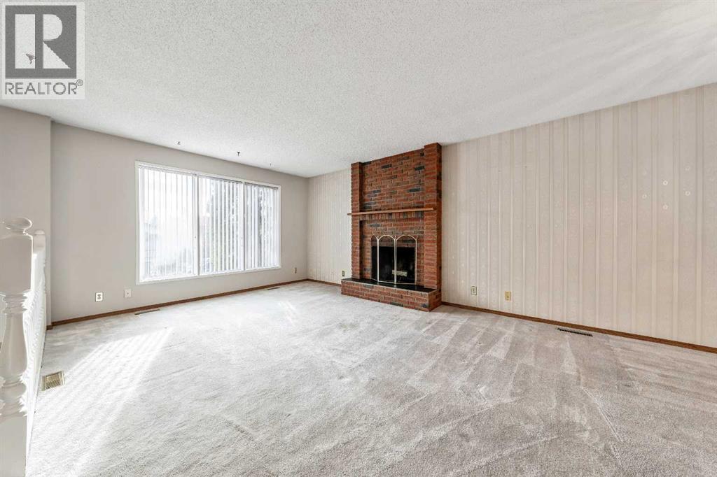 Single Family House Bi-level for Sale in  Templeson Road NE Temple Calgary 