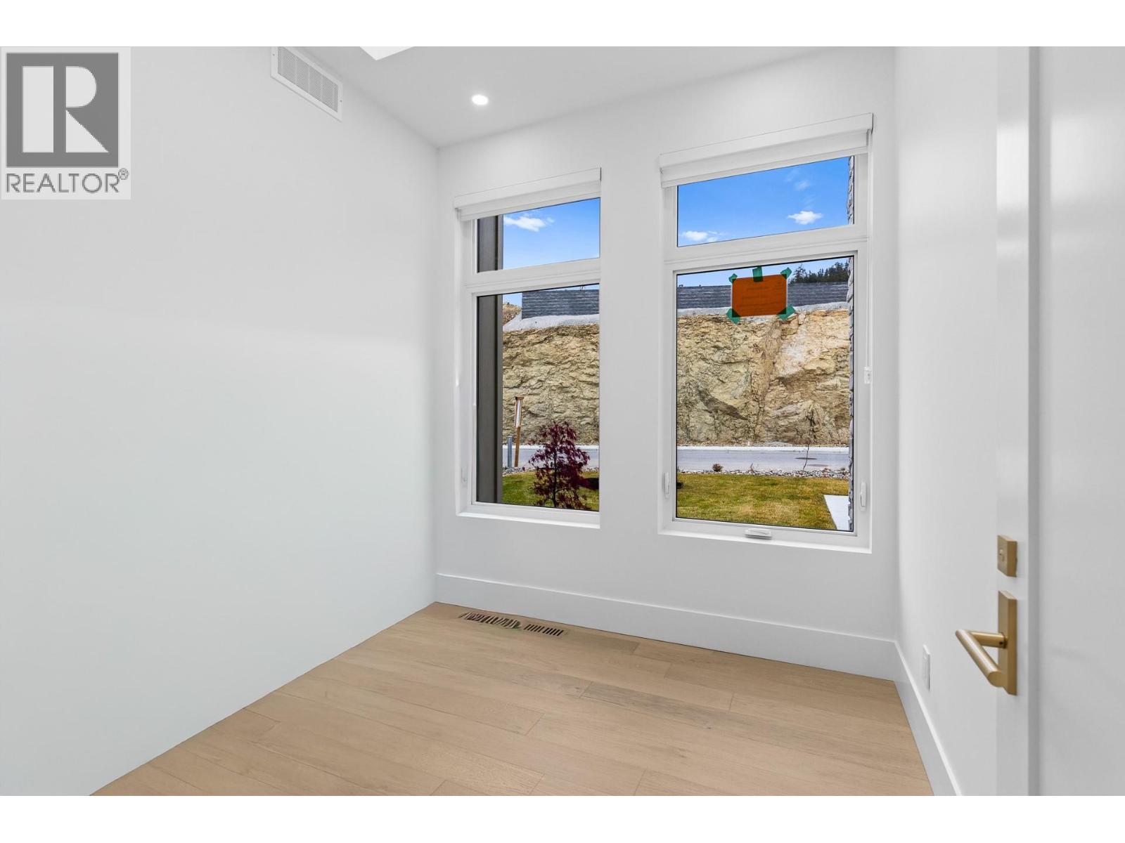  1359 Vineyard Drive, West Kelowna