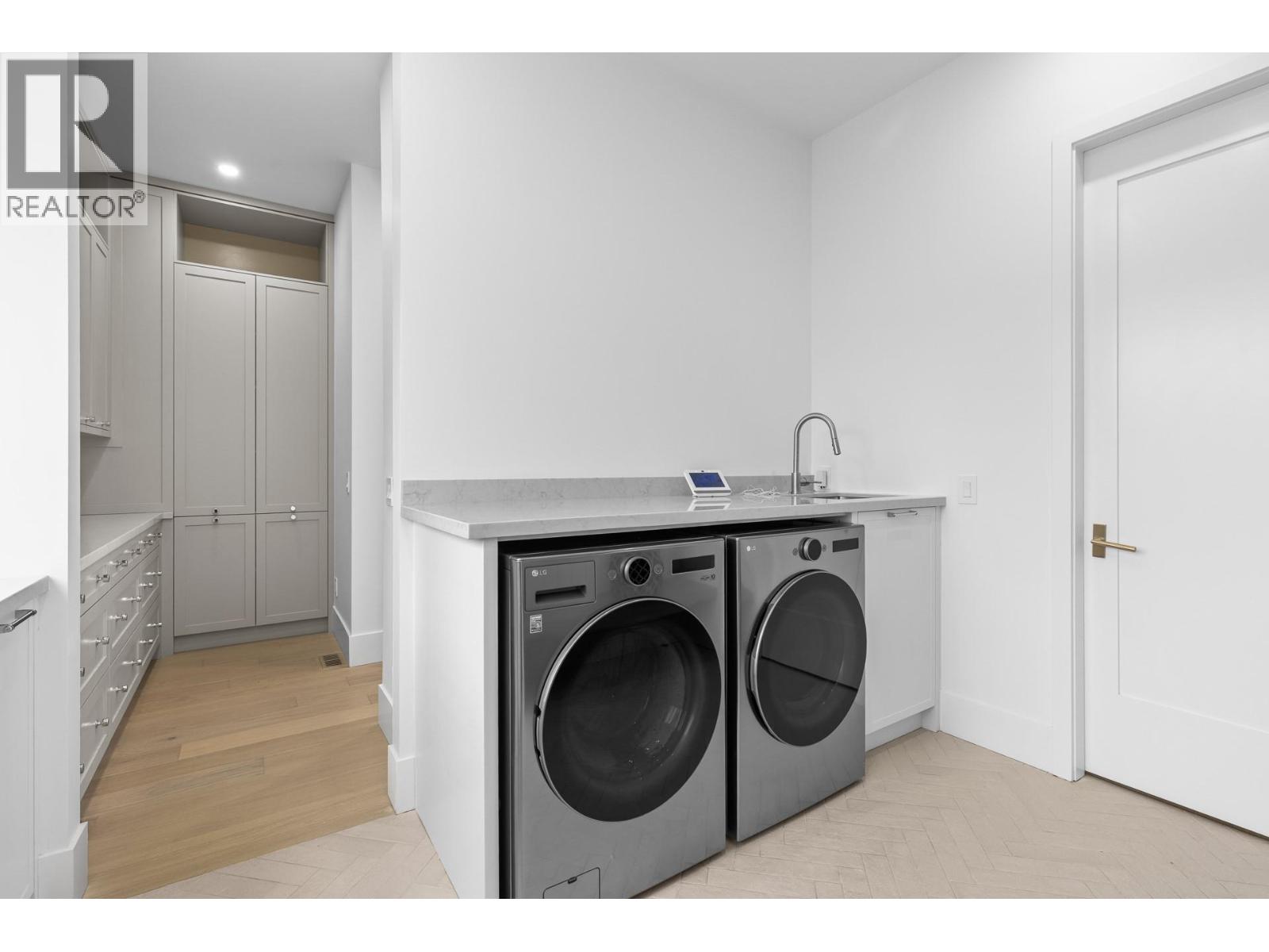  1359 Vineyard Drive, West Kelowna