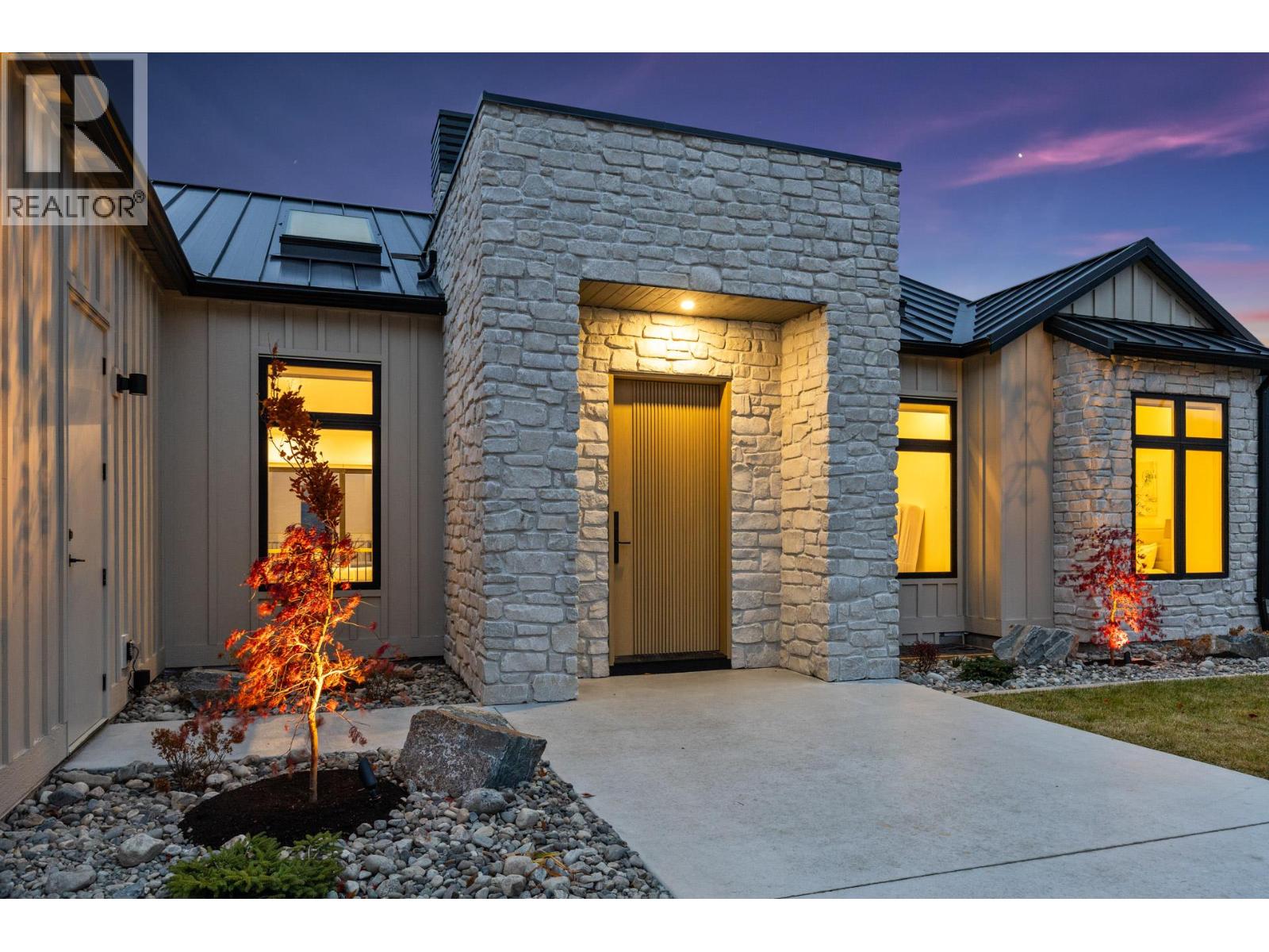  1359 Vineyard Drive, West Kelowna