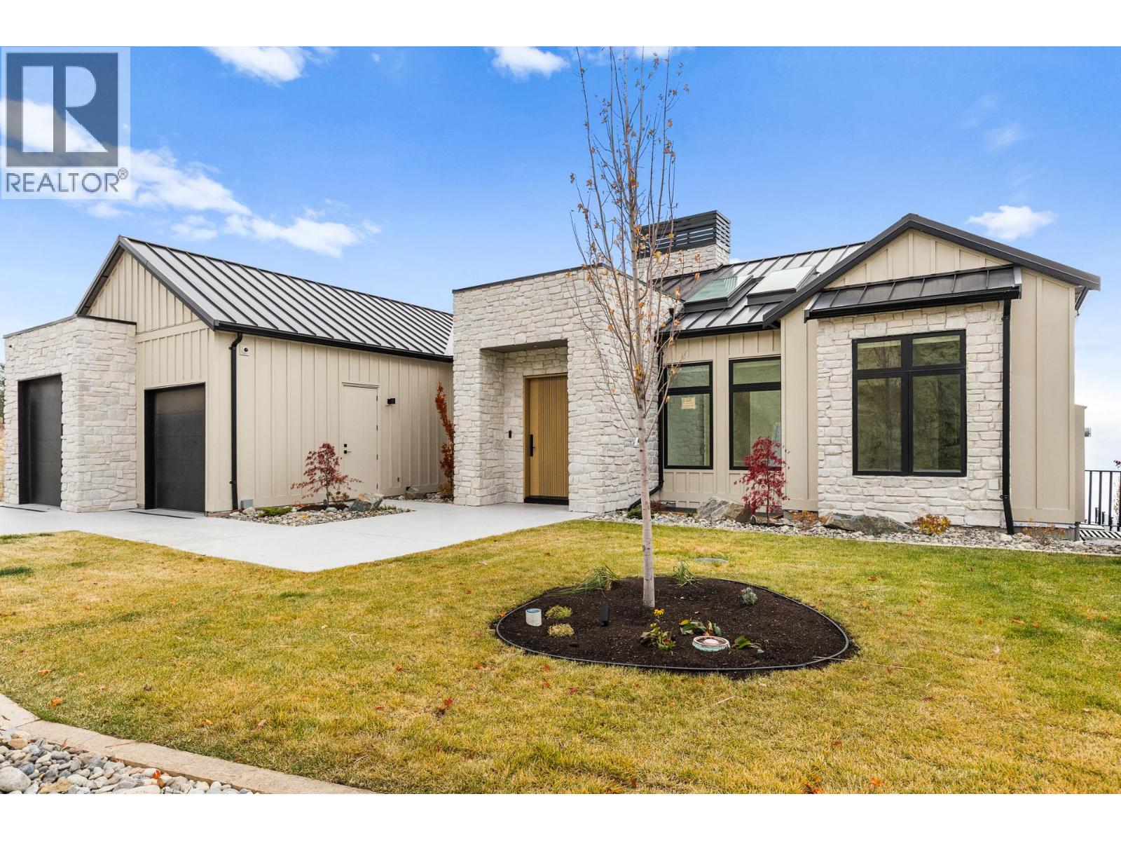  1359 Vineyard Drive, West Kelowna