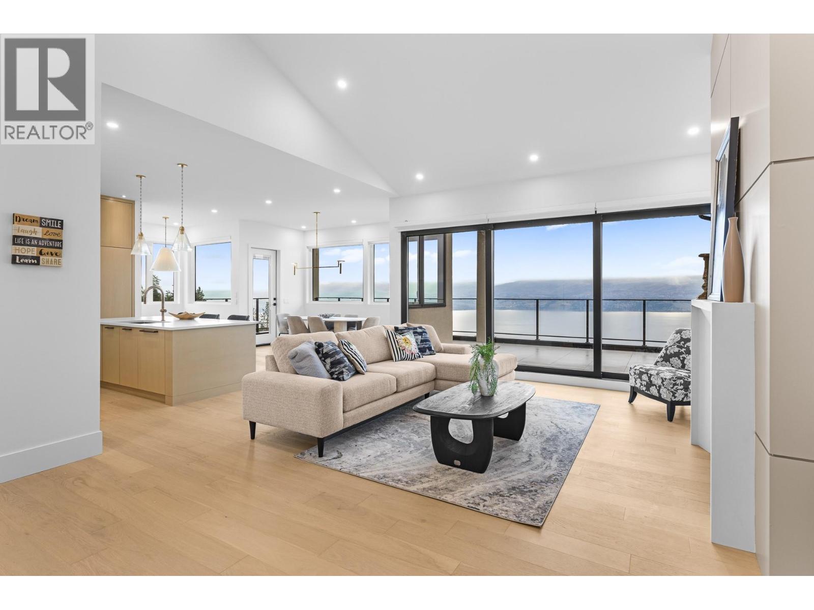  1359 Vineyard Drive, West Kelowna