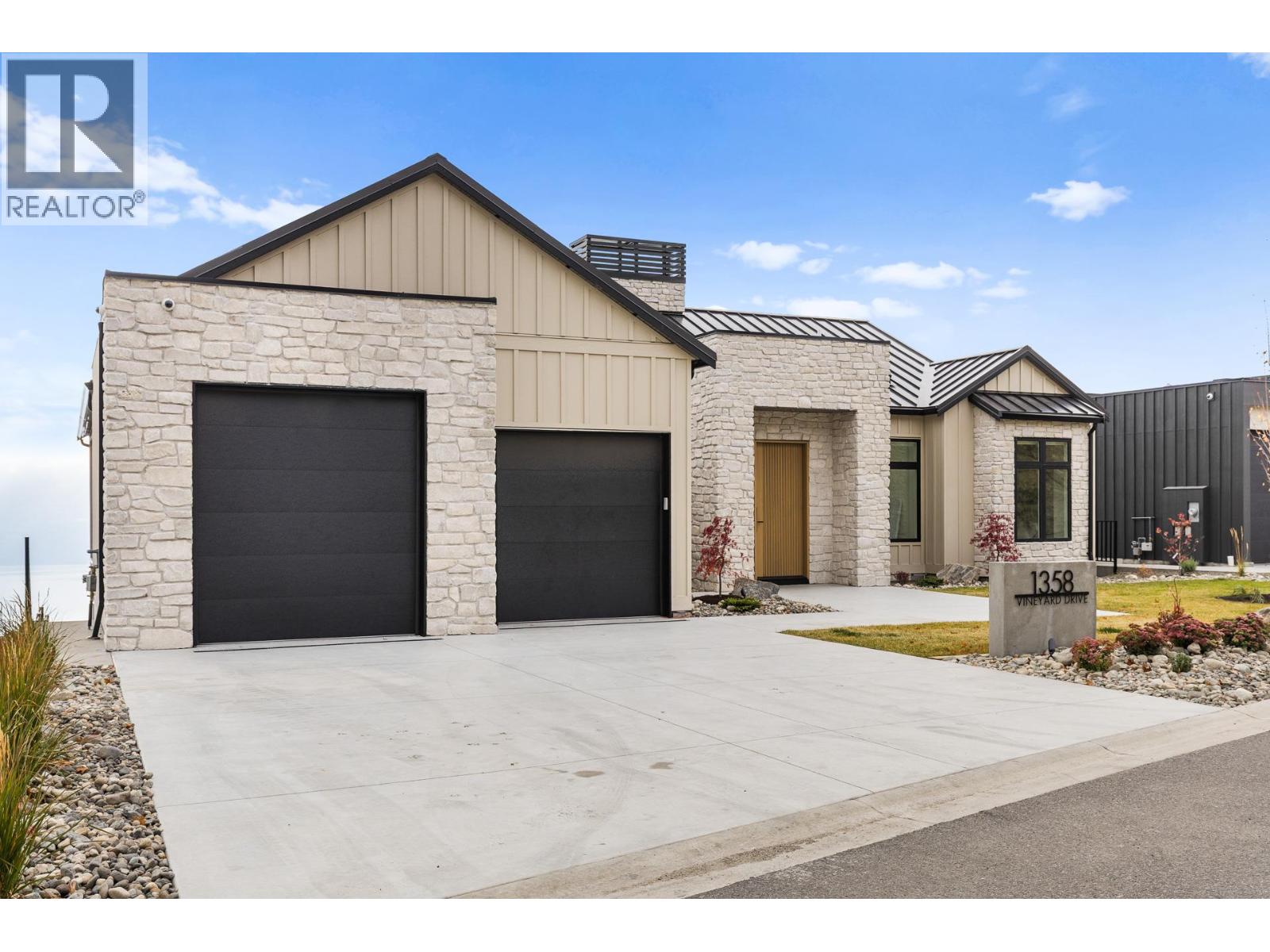  1359 Vineyard Drive, West Kelowna