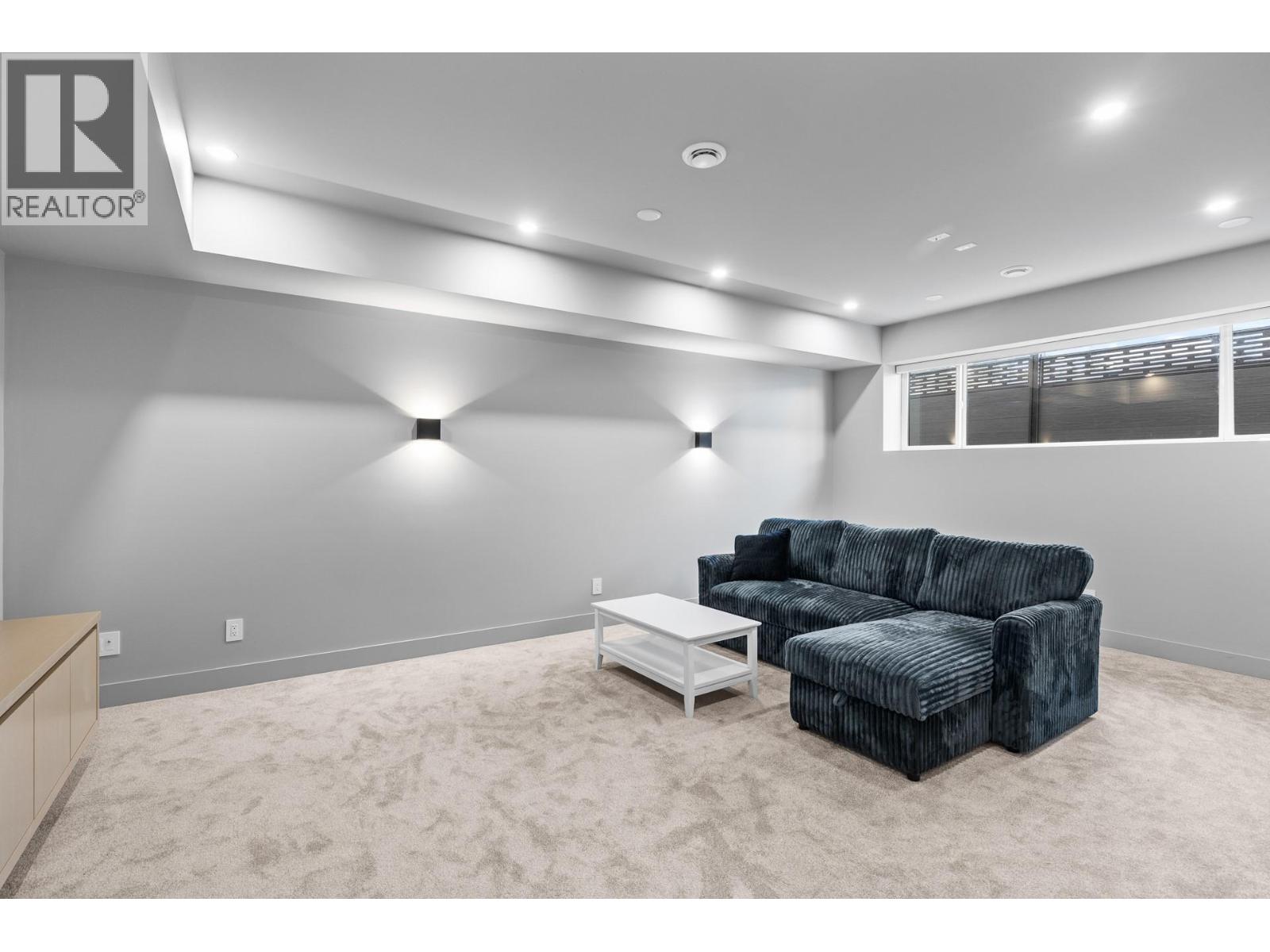  1359 Vineyard Drive, West Kelowna