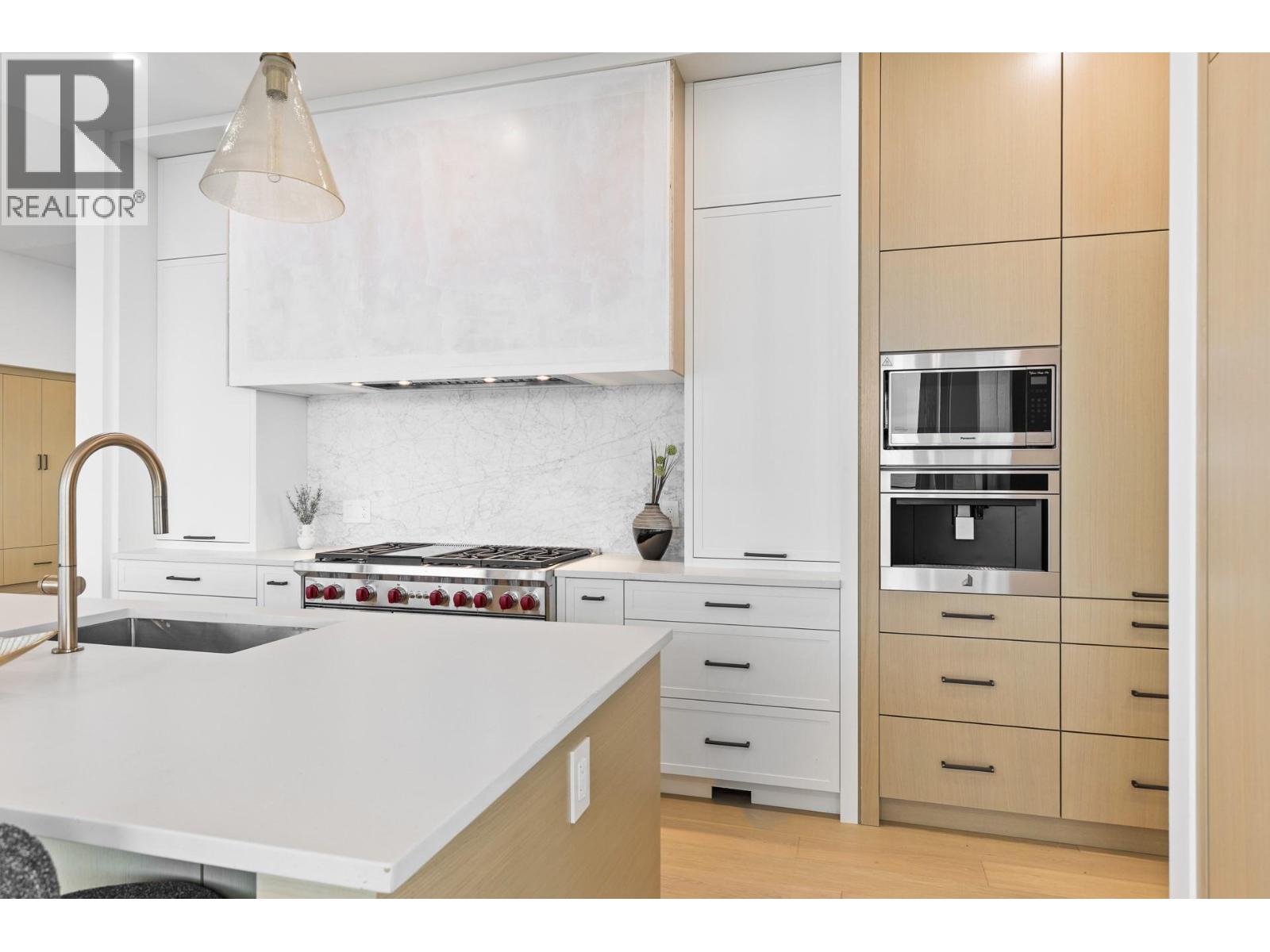  1359 Vineyard Drive, West Kelowna