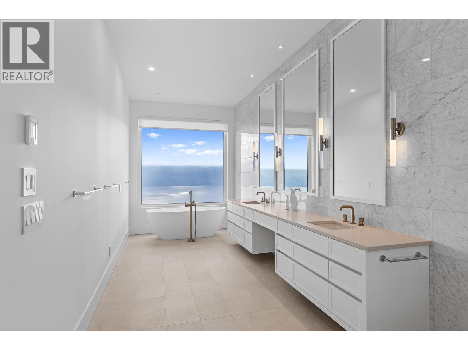  1359 Vineyard Drive, West Kelowna