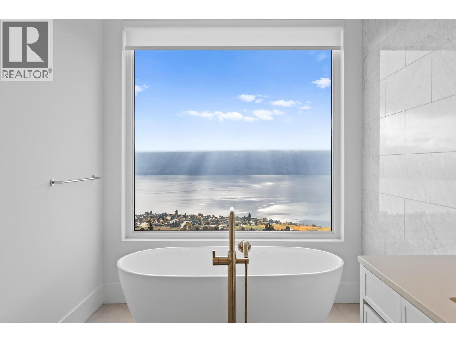  1359 Vineyard Drive, West Kelowna