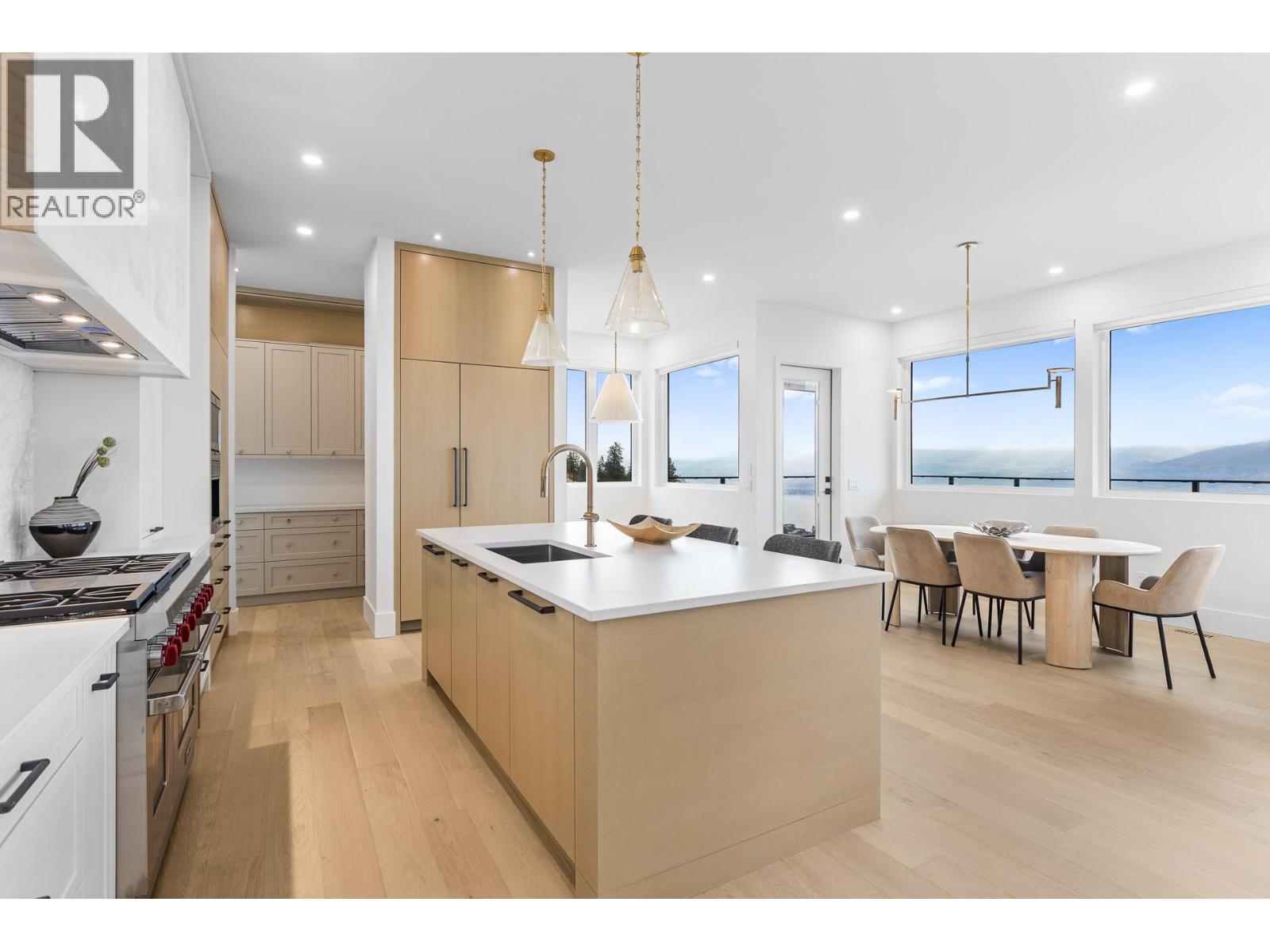  1359 Vineyard Drive, West Kelowna