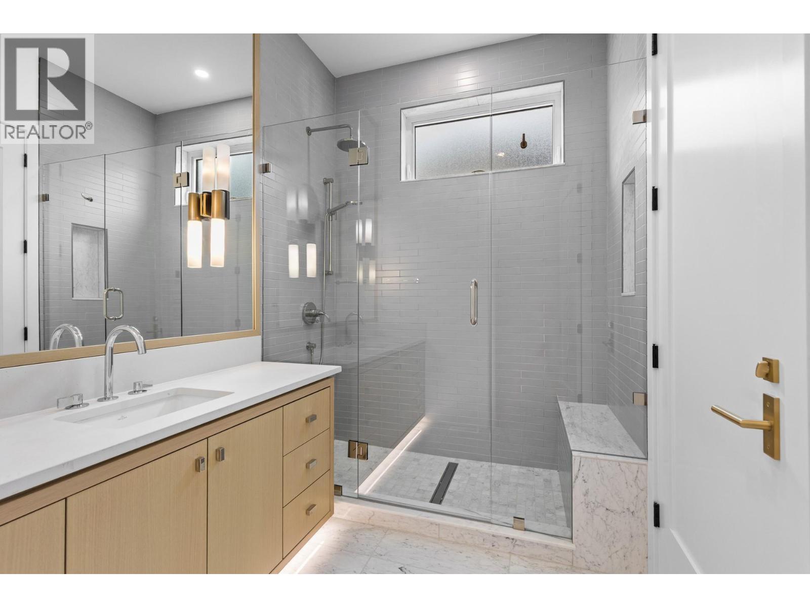  1359 Vineyard Drive, West Kelowna