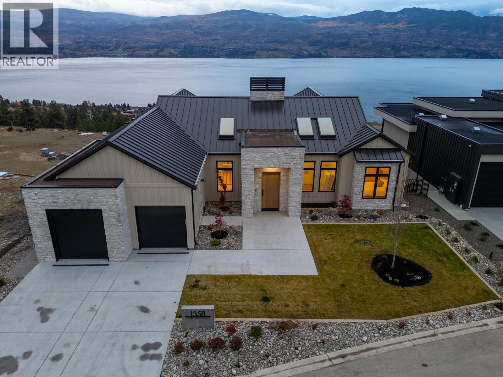  1359 Vineyard Drive, West Kelowna