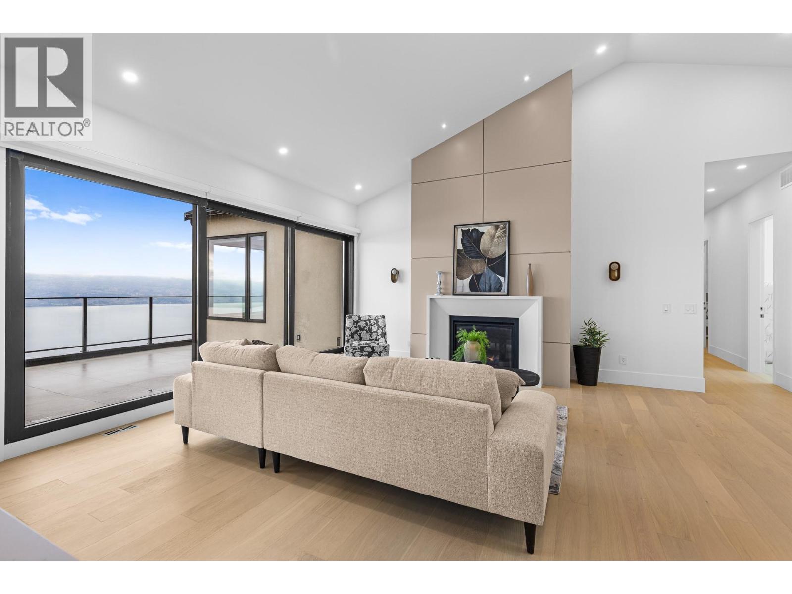  1359 Vineyard Drive, West Kelowna