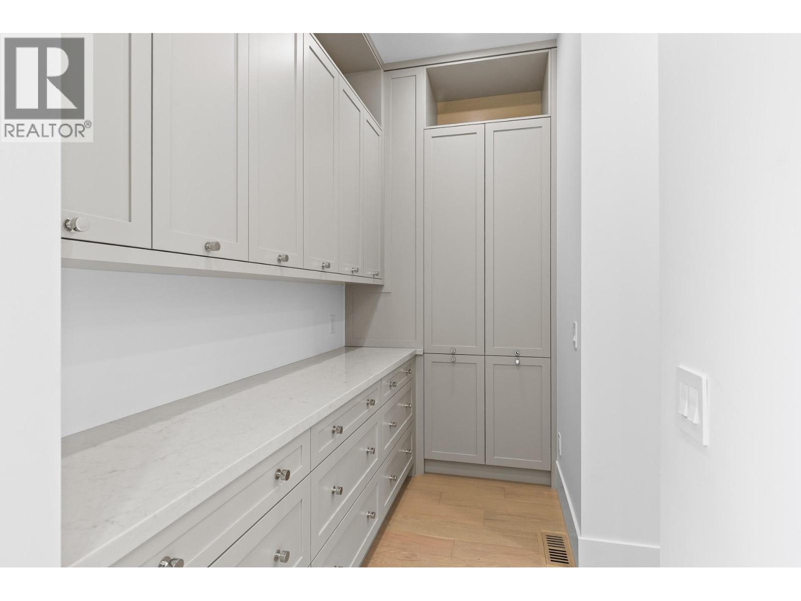  1359 Vineyard Drive, West Kelowna